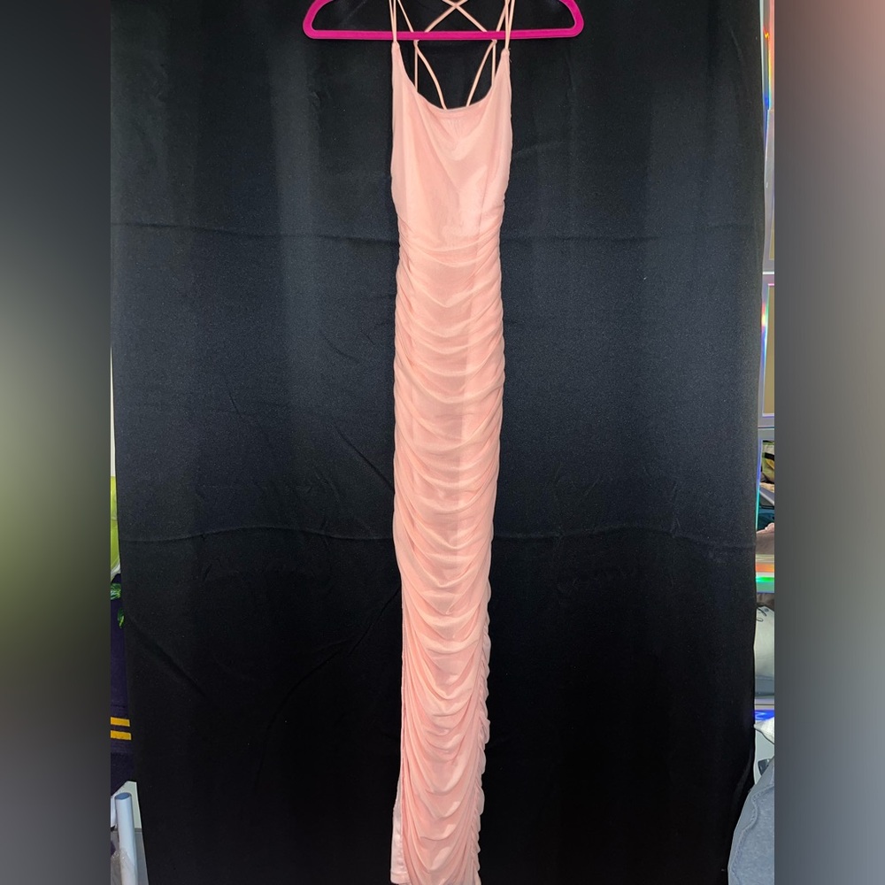 Windsor light pink bodycon dress with slit.